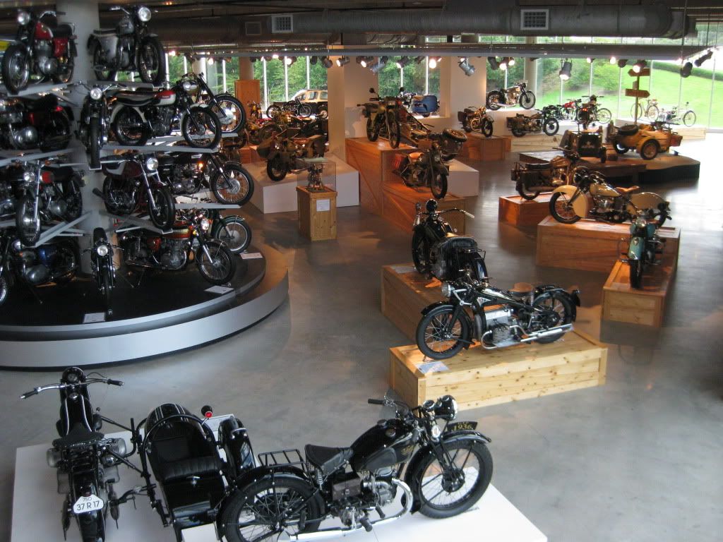 http://img.photobucket.com/albums/v638/Mafdark/Barber%20Vintage%20Motorsports%20Museum/dff7b1ed.jpg