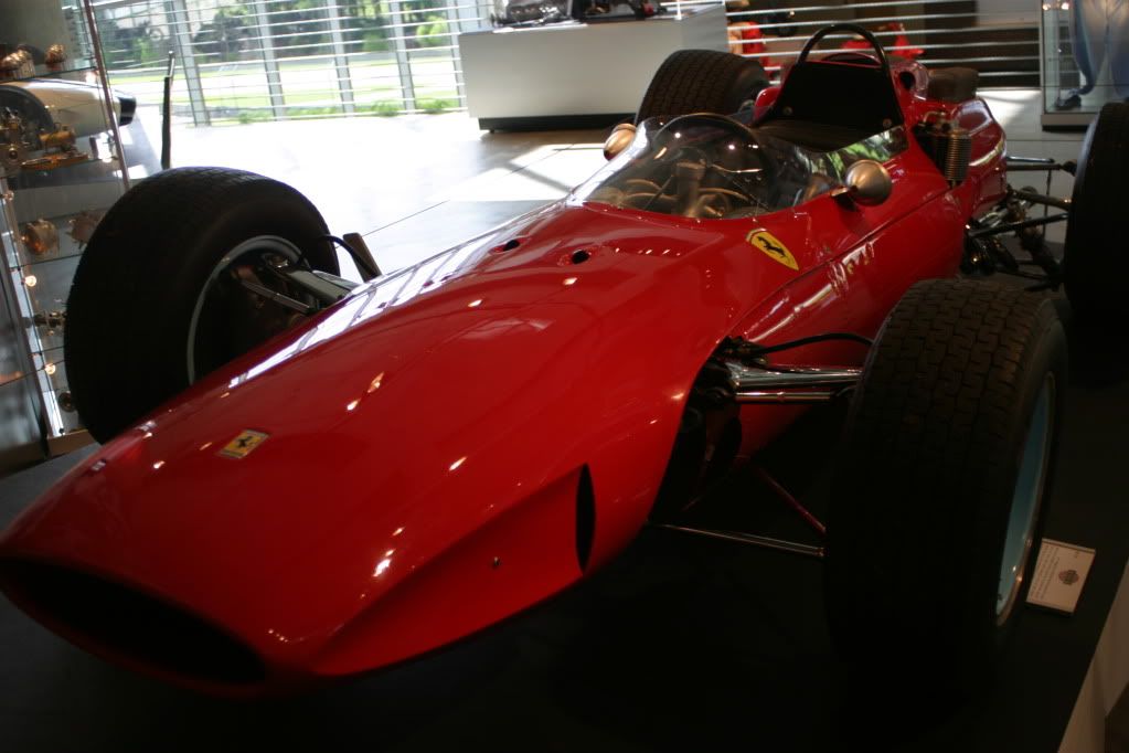 http://img.photobucket.com/albums/v638/Mafdark/Barber%20Vintage%20Motorsports%20Museum/f041bc75.jpg