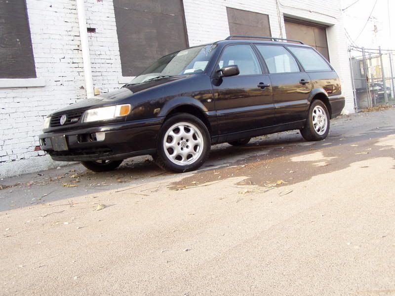 http://img.photobucket.com/albums/v638/cruciformx/Black%20passat/passatVR6001.jpg