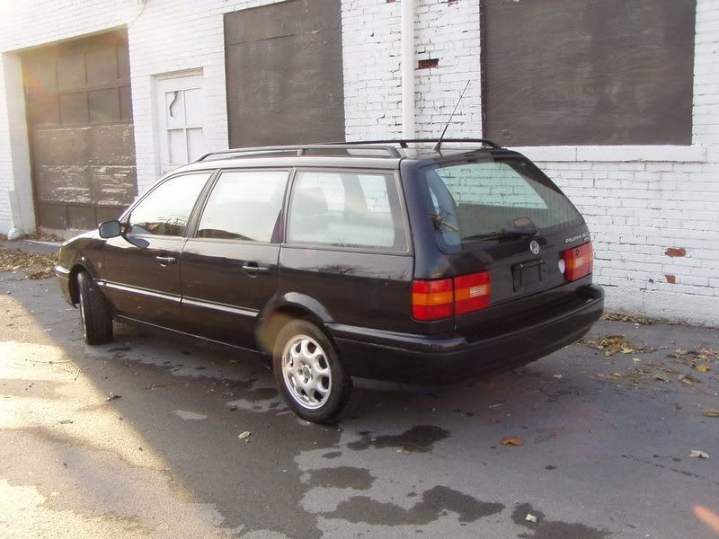 http://img.photobucket.com/albums/v638/cruciformx/Black%20passat/passatVR6002.jpg