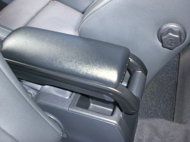 Best Armrest Armrest vs Boomerang? Astra Owners Network