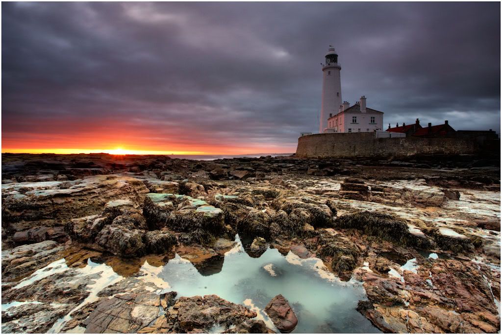 IMAGE: http://img.photobucket.com/albums/v64/Mackem/StMarysSunriseIMG_0824edit2.jpg