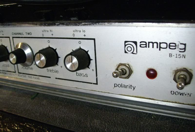 70sB15Nknobs.jpg