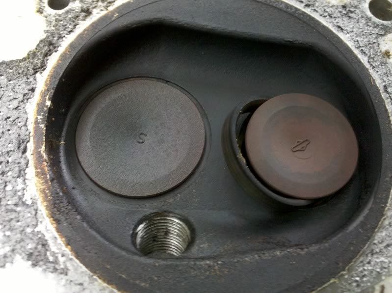 LT1000/B&S 15.5 OHV popped valve seat The