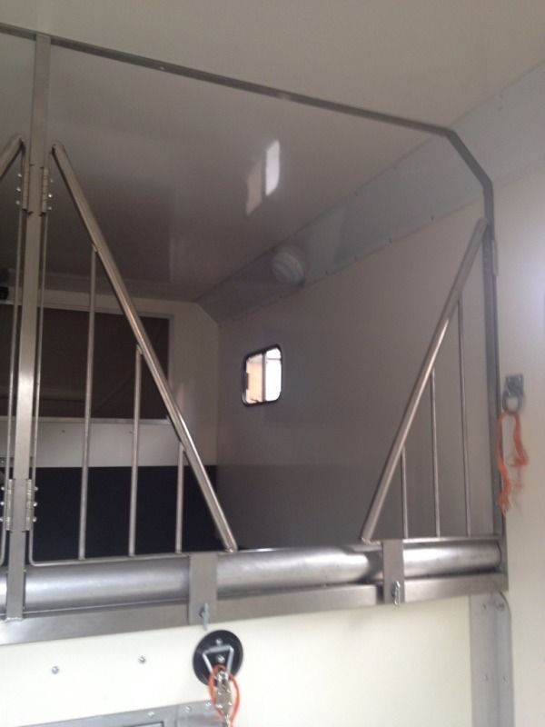 Anyone fitted an anti weave grill in to their horsebox? Horse and