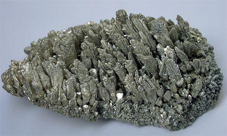 image of a silver lump of magnesium