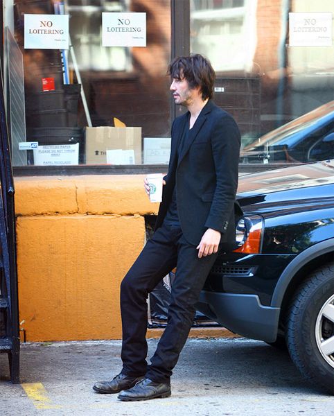 keanu reeves sad photo. Keanu Reeves, Rebel Loiterer