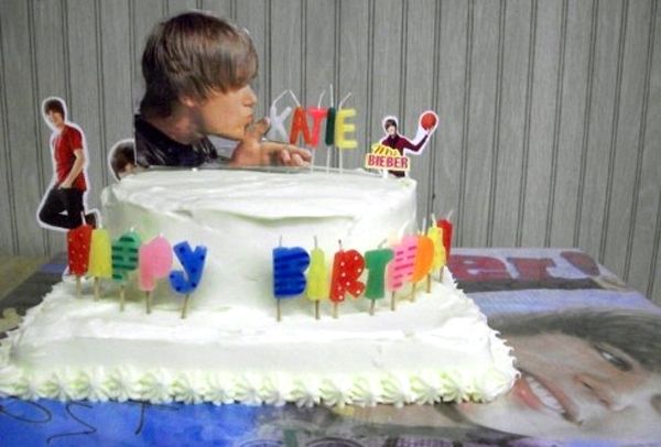 image of Justin Bieber cake wishing 'Katie' a happy birthday