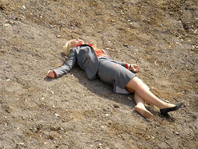 image of Amy Poehler as Leslie Knope lying at the bottom of a pit