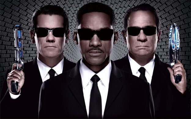 promotional image for Men in Black 3 featuring Josh Brolin, Will Smith, and Tommy Lee Jones