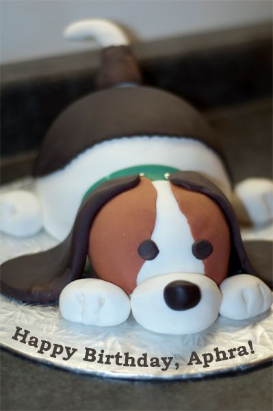 image of a beagle cake to which I've added text reading: 'Happy Birthday, Aphra!'