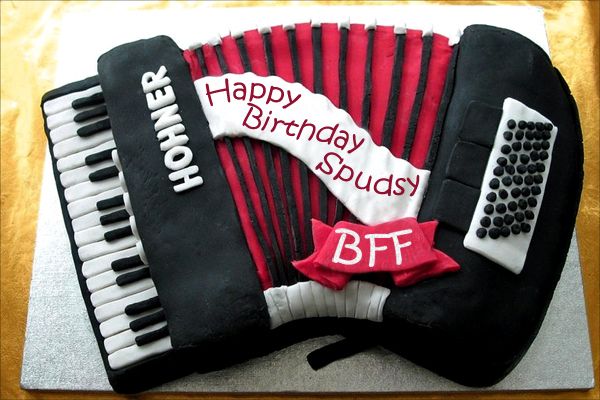 image of an accordion cake reading 'Happy Birthday Spudsy / BFF'