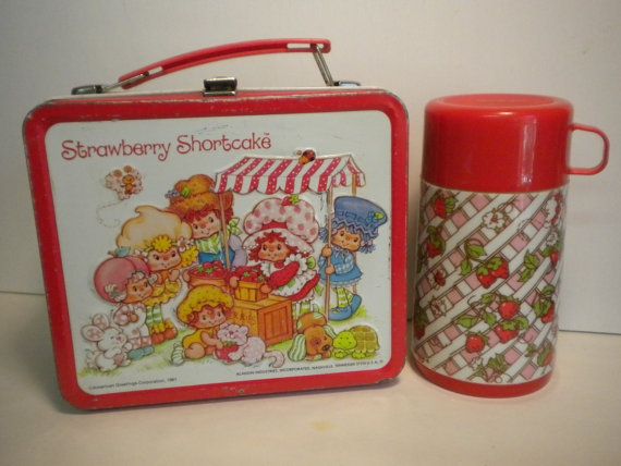 image of a Strawberry Shortcake lunchbox and thermos