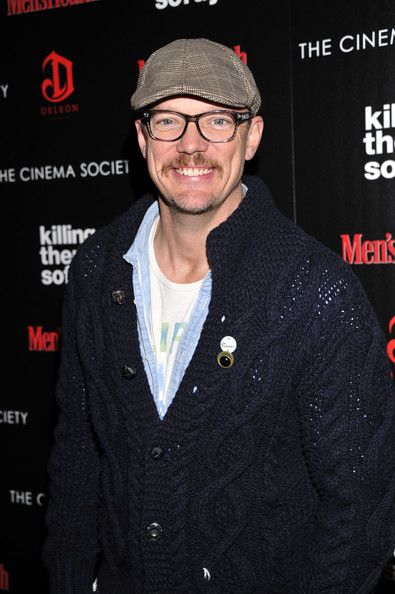 image of Matthew Lillard wearing a jaunty cap
