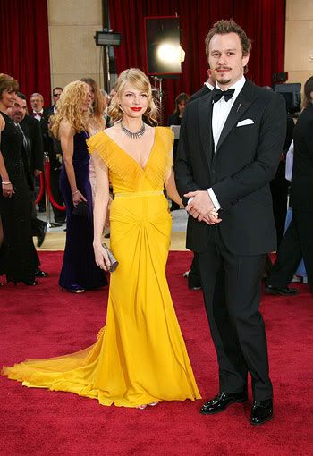 So many reviews are raving about Michelle William's yellow Vera Wang gown