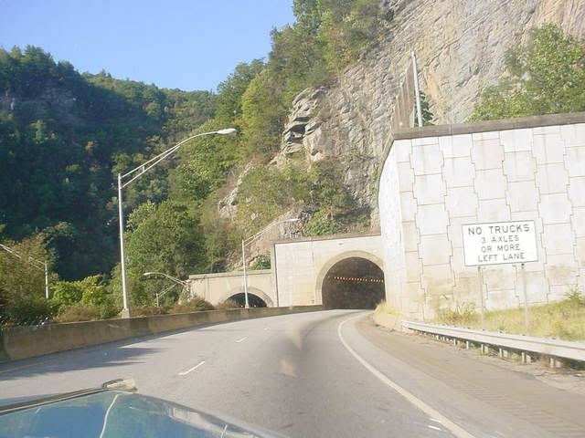 tunnel1.jpg