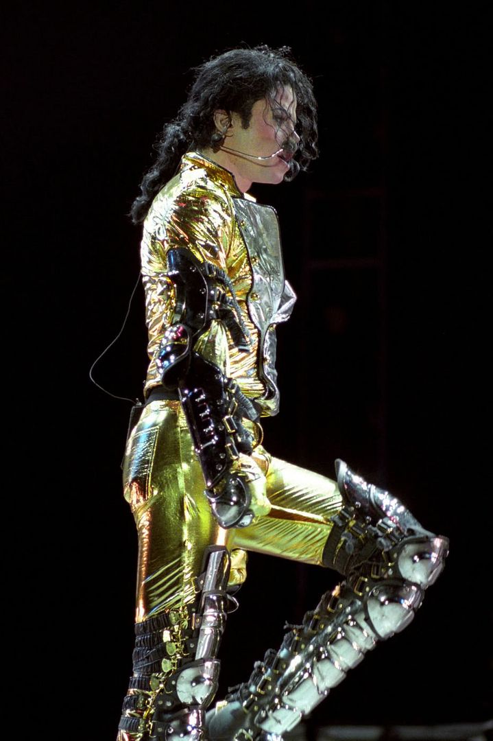 -michael-jackson-21988887-1707-2560.jpg