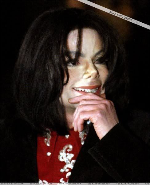 BEAUTIFUL-SMILE-michael-jackson-11958133-488-604.jpg