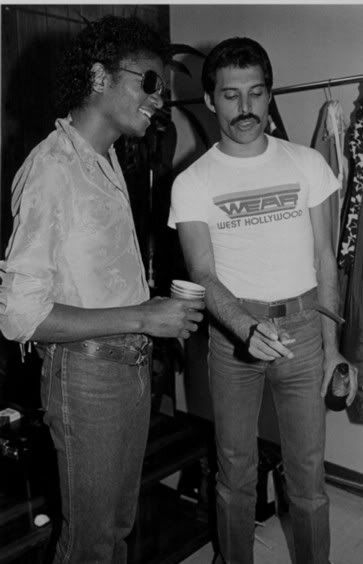 MICHAEL-AND-FREDDIE-MERCURY-3-michael-jackson-12413539-363-564.jpg