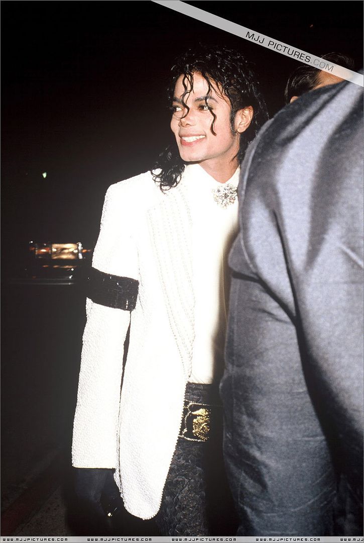 MJ-the-Oscars-1991-the-bad-era-18031923-806-1200.jpg