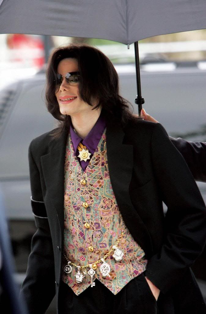 More-Trial-Pictures-michael-jackson-12319475-1685-2560_zps34bc82a4.jpg