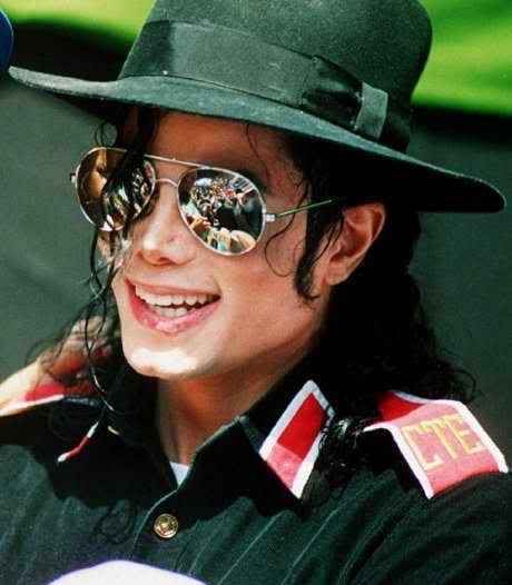 michael-smile-michael-jacksons-smile-15536470-460-526.jpg