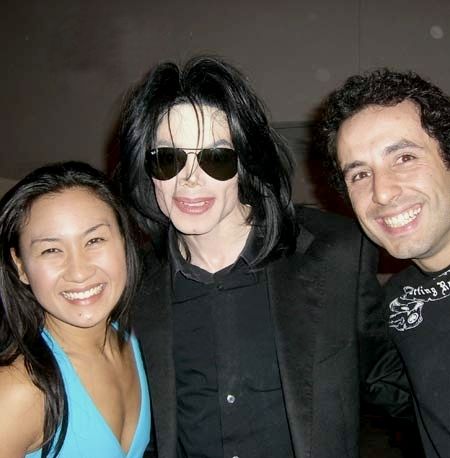 michael-visits-the-cast-of-the-musical-love-in-las-vegas280-m-1.jpg