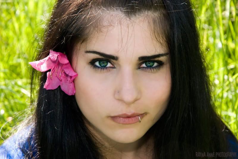 http://img.photobucket.com/albums/v650/raynabirdy/Lindsey-RAPforweb3.jpg
