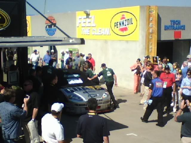 http://img.photobucket.com/albums/v651/SoLowXtreme/Nascar%20All%20Star%20Race%205-17-08/0517081617b.jpg