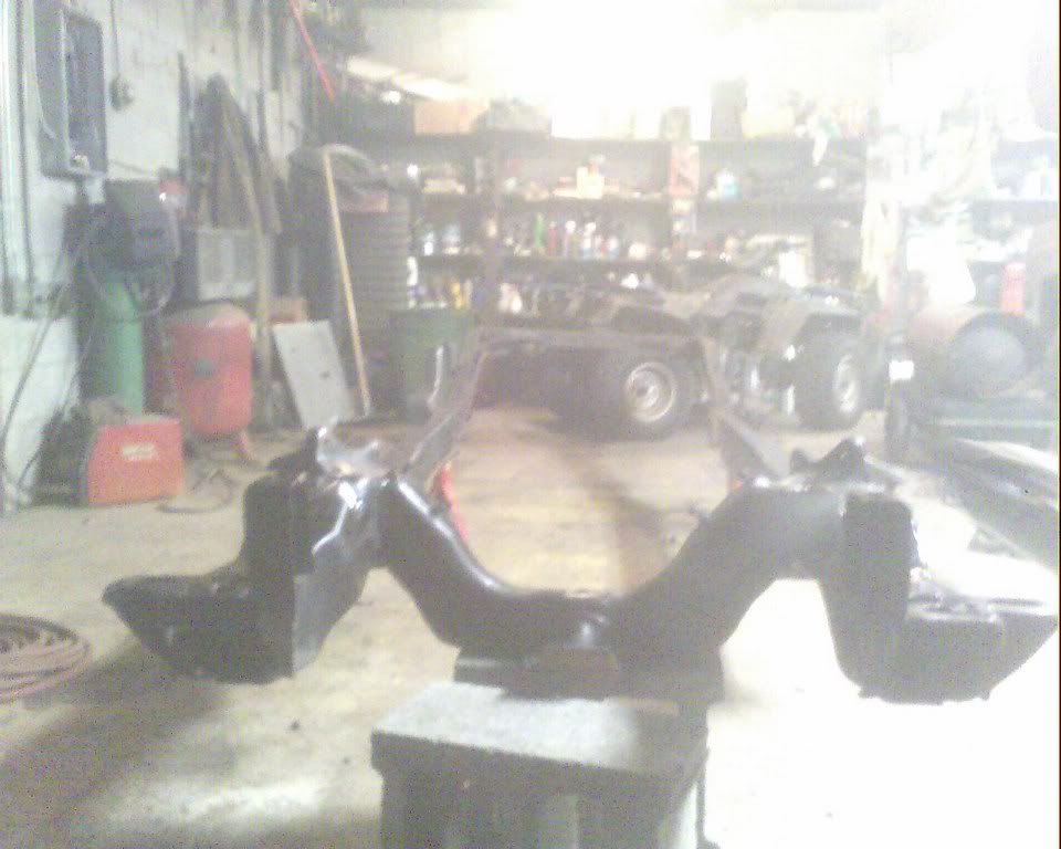 http://img.photobucket.com/albums/v651/SoLowXtreme/progress%20pics/11_05_05_2032.jpg