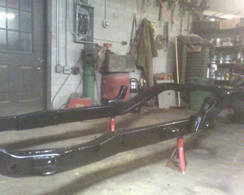 http://img.photobucket.com/albums/v651/SoLowXtreme/progress%20pics/11_05_05_2153.jpg