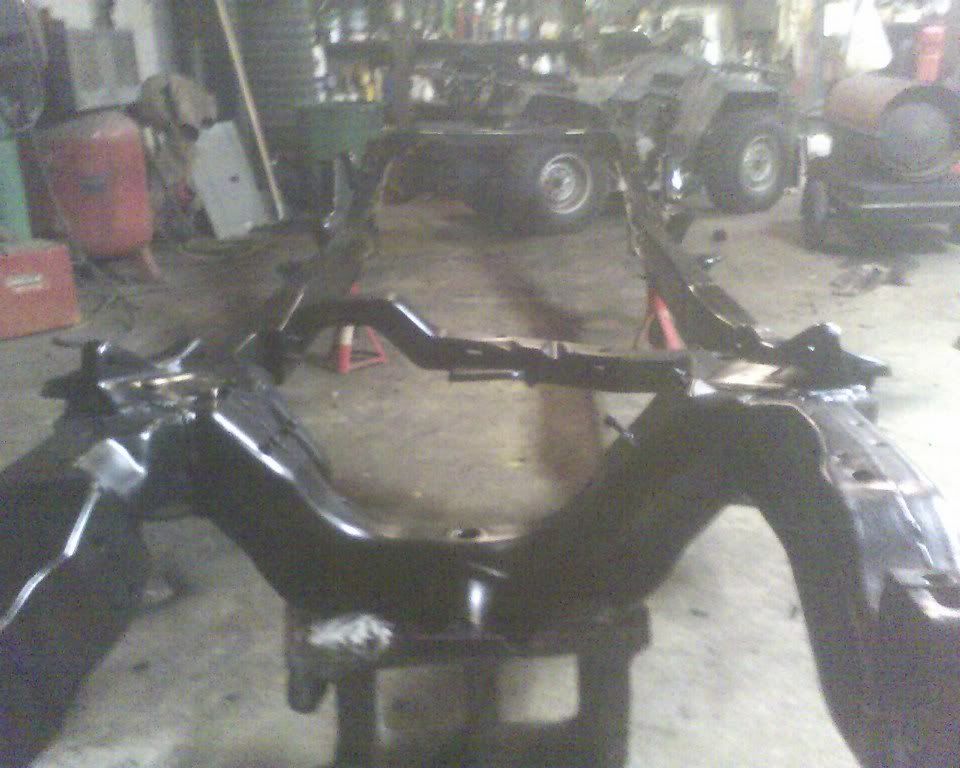 http://img.photobucket.com/albums/v651/SoLowXtreme/progress%20pics/11_05_05_2336.jpg