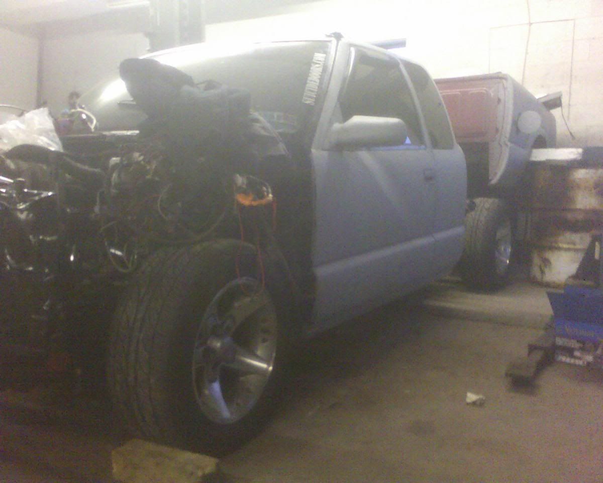 http://img.photobucket.com/albums/v651/SoLowXtreme/progress%20pics/12_02_05_1644.jpg