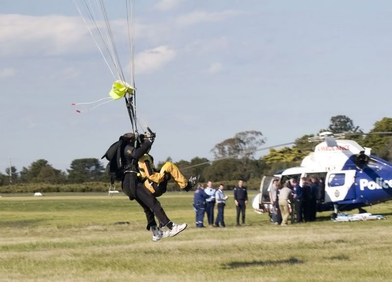 IMAGE: http://img.photobucket.com/albums/v651/cookie99/12921024x768.jpg