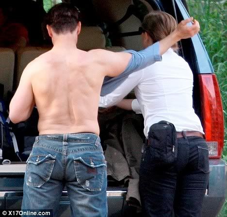 tom cruise body fat. Tom Cruise and his back fat