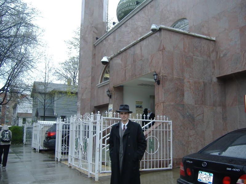 04_20_09flushingmosque.jpg