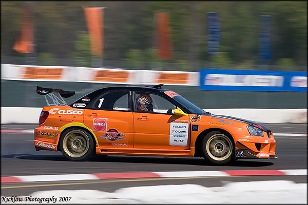 http://img.photobucket.com/albums/v653/kicklow/d1gp/drift10.jpg