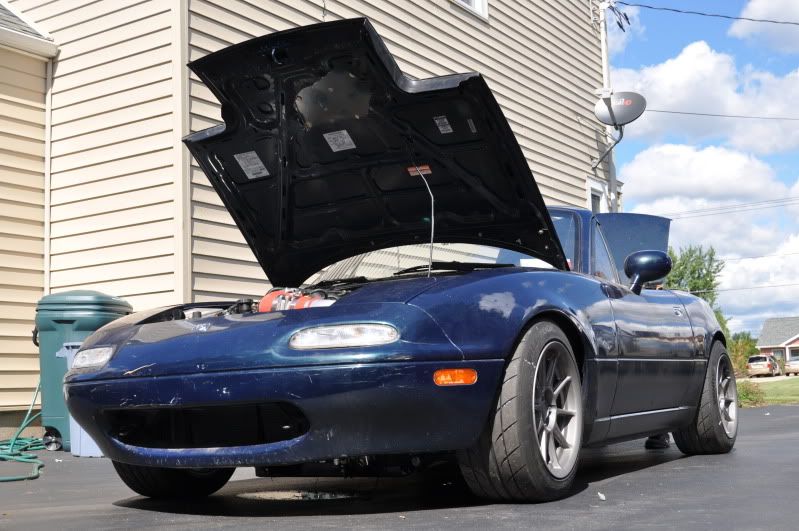 http://img.photobucket.com/albums/v654/Minglor/LS1%20Miata/DSC_0032.jpg