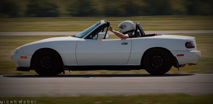 http://img.photobucket.com/albums/v654/Minglor/miata-1.jpg