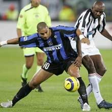 Adriano, poderoso avançado brasileiro e uma das referências do ataque milanês