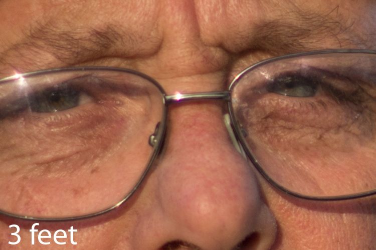 IMAGE: http://img.photobucket.com/albums/v660/Steve126a/3_feet_zps76361899.jpg