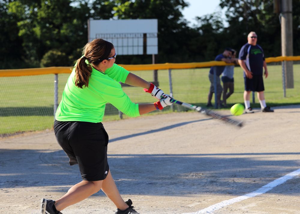 IMAGE: http://img.photobucket.com/albums/v660/Steve126a/Softball0010_zps0507ce2a.jpg