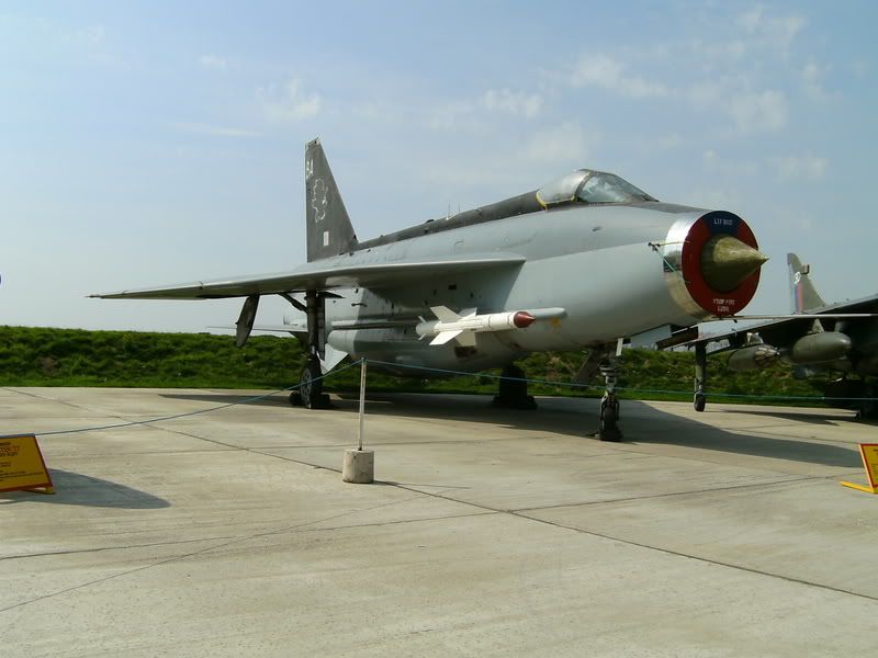 http://img.photobucket.com/albums/v660/benyboy/elvington120508007.jpg