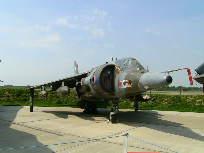 http://img.photobucket.com/albums/v660/benyboy/elvington120508010.jpg