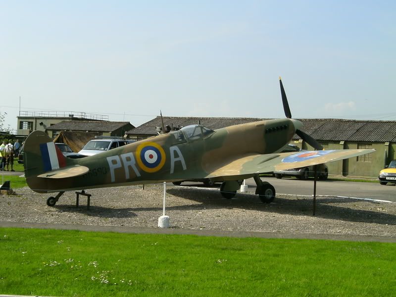 http://img.photobucket.com/albums/v660/benyboy/elvington120508058.jpg