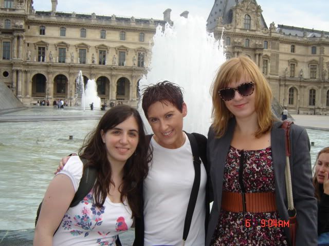 http://img.photobucket.com/albums/v661/Amberlite/Paris/DSC02540.jpg