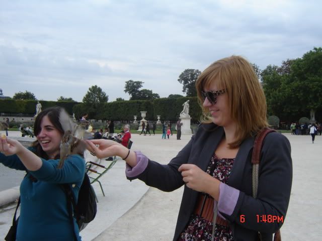 http://img.photobucket.com/albums/v661/Amberlite/Paris/DSC02672.jpg