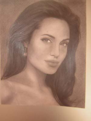 jolie1klein.jpg