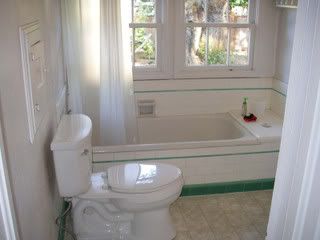 http://img.photobucket.com/albums/v667/boomerangagain/House/bathroom.jpg