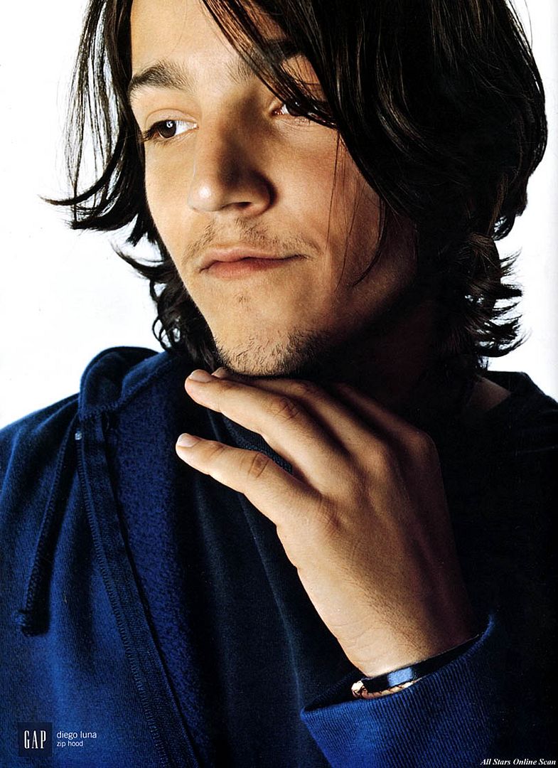 Diego Luna | the Fashion Spot